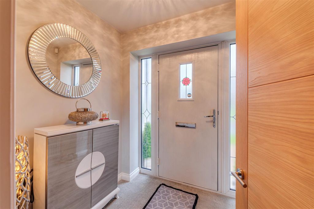 Property photo 2 of 23 Entrance Porch