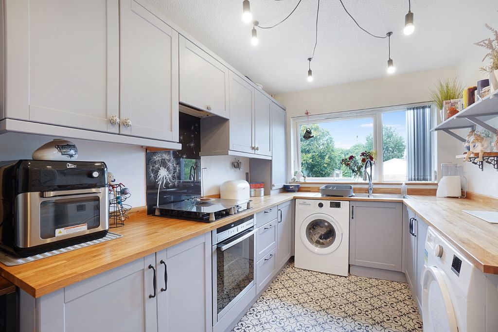 Property photo 3 of 12 4321646