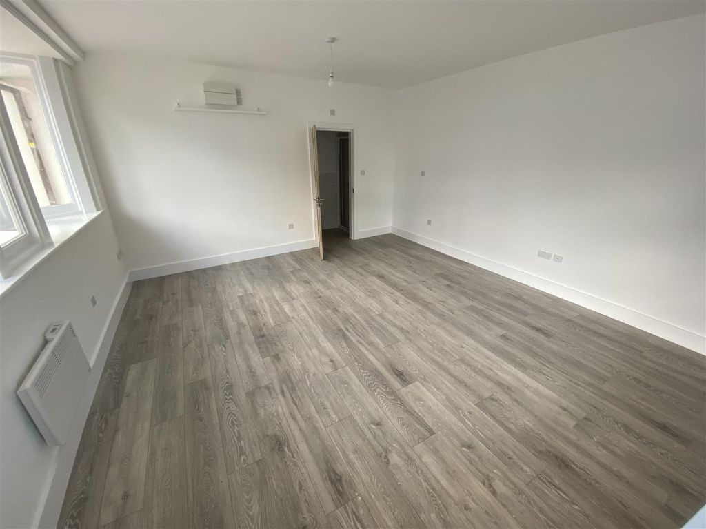 Property photo 2 of 4 9E177Fb1-47A2-49B8-A608-16E9Fa5D4212.Jpeg