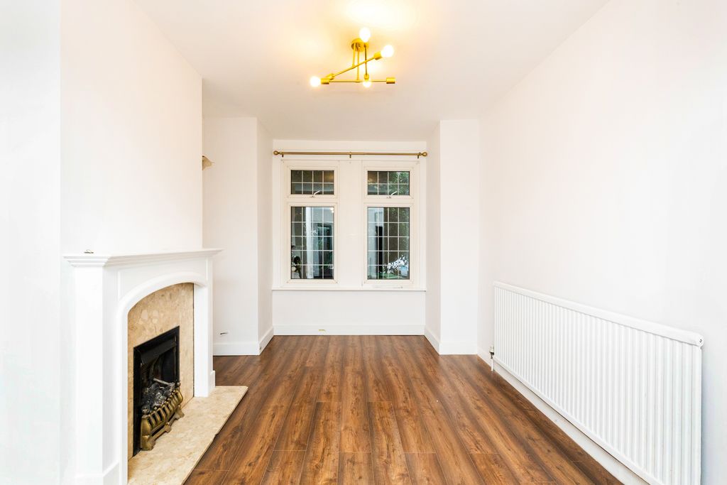 Property photo 2 of 29