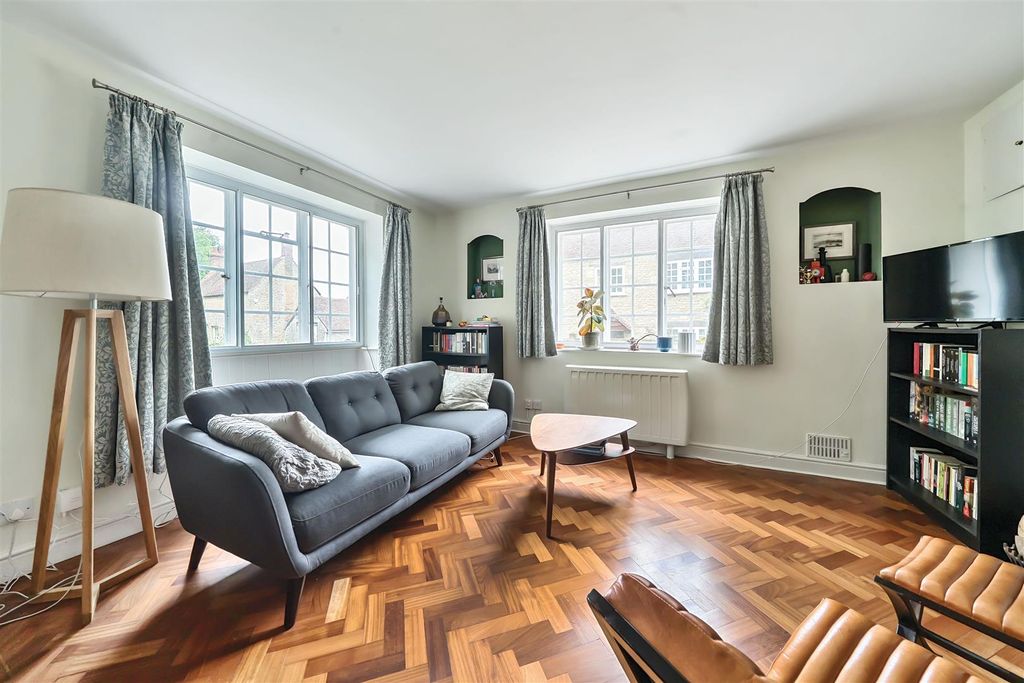 Property photo 2 of 10