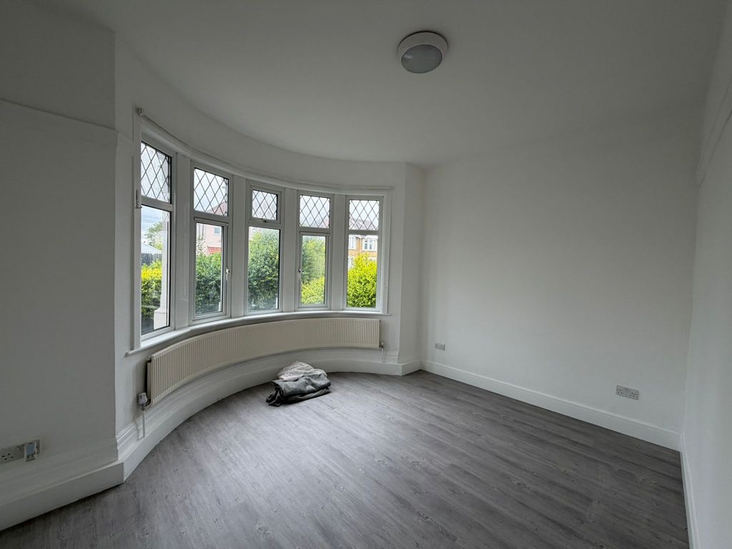 Property photo 1 of 3