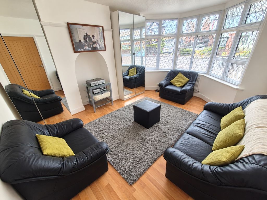 Property photo 2 of 11 4886272