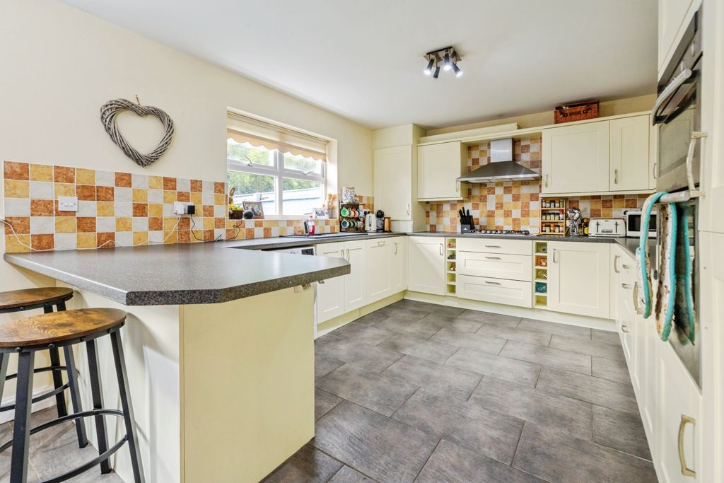 Property photo 2 of 14