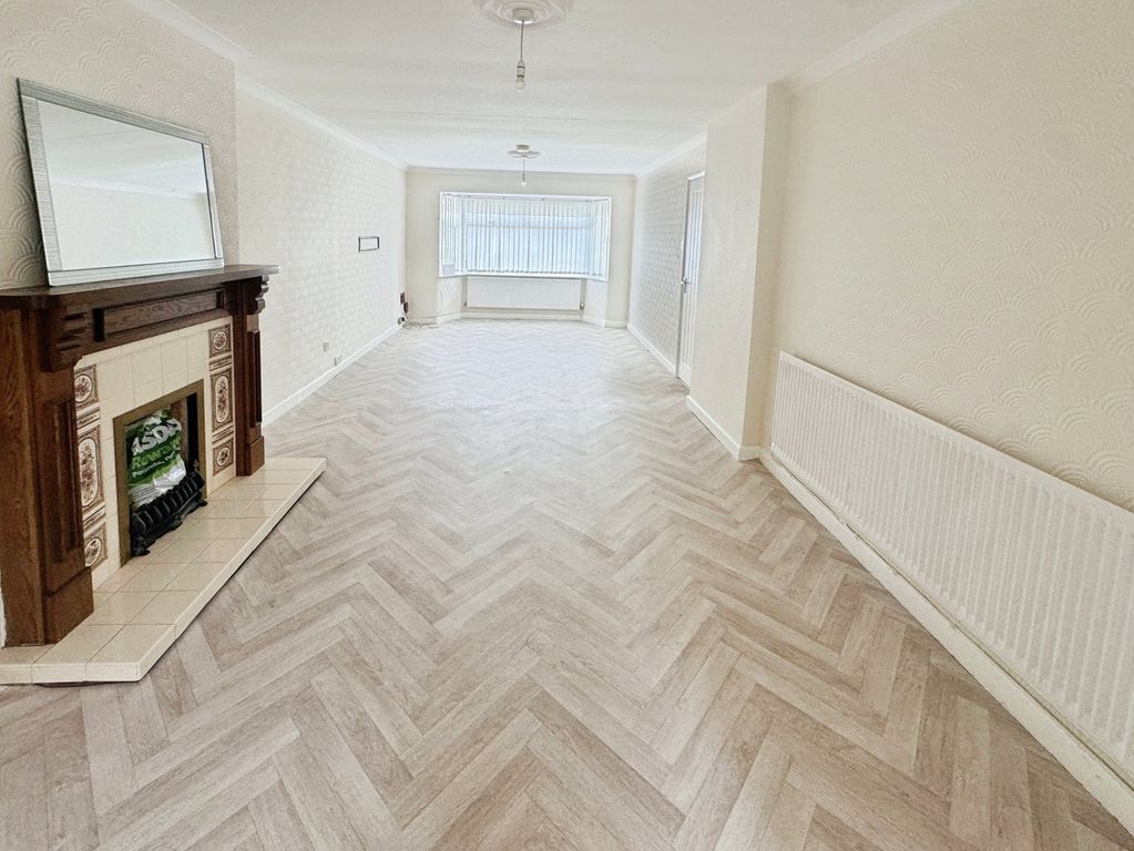 Property photo 2 of 18 Lounge/Dining Room