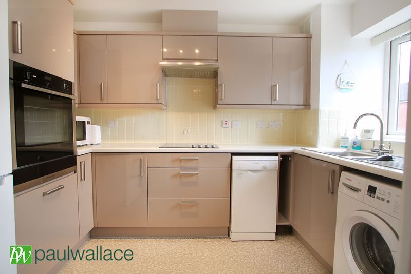 Property photo 3 of 14 Kitchen