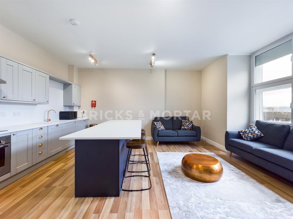 Property photo 2 of 14 Snxnmdhazkw0F3Vxgpkp1Q.Jpg