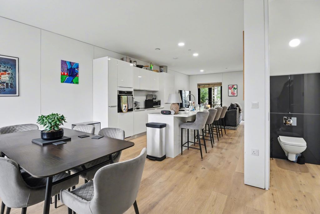 Property photo 1 of 15 Img_3294