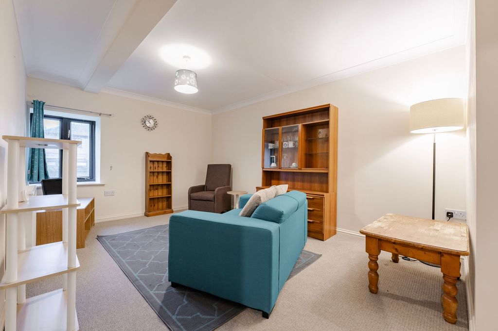 Property photo 3 of 11