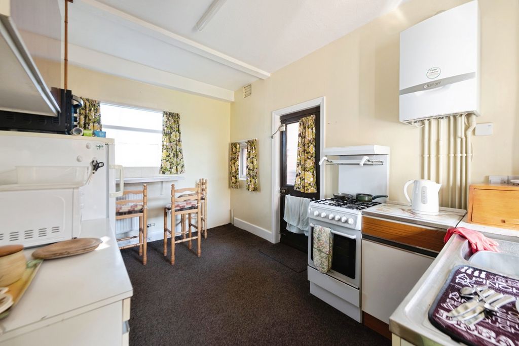 Property photo 3 of 21 Photo