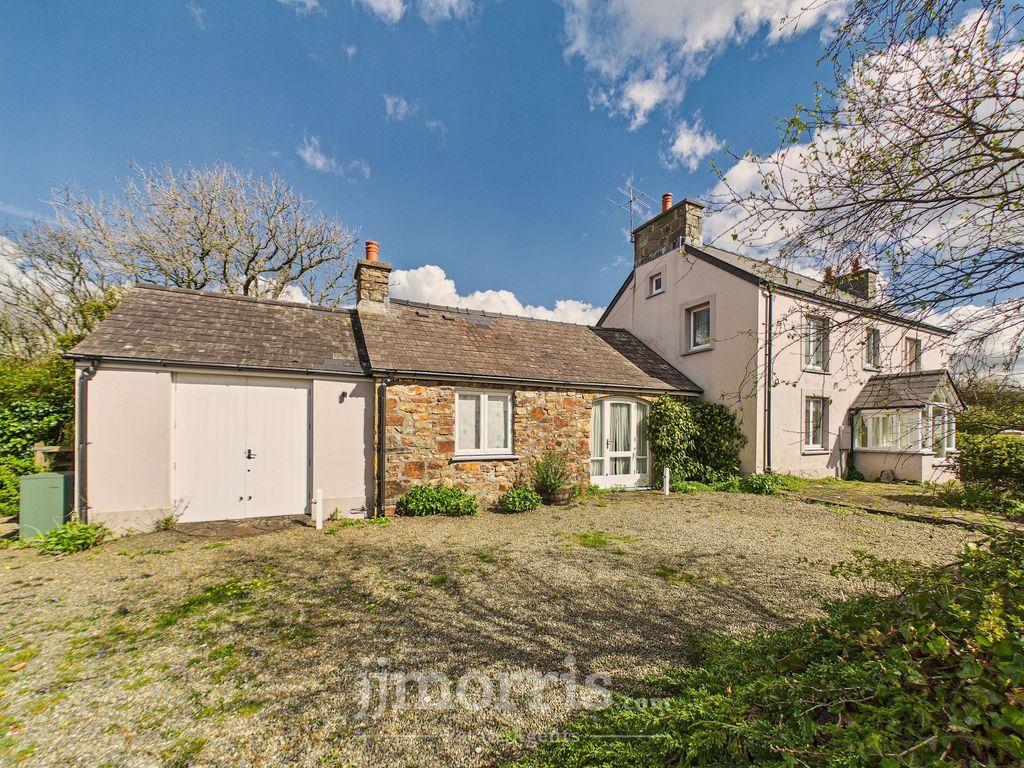 Property photo 1 of 64