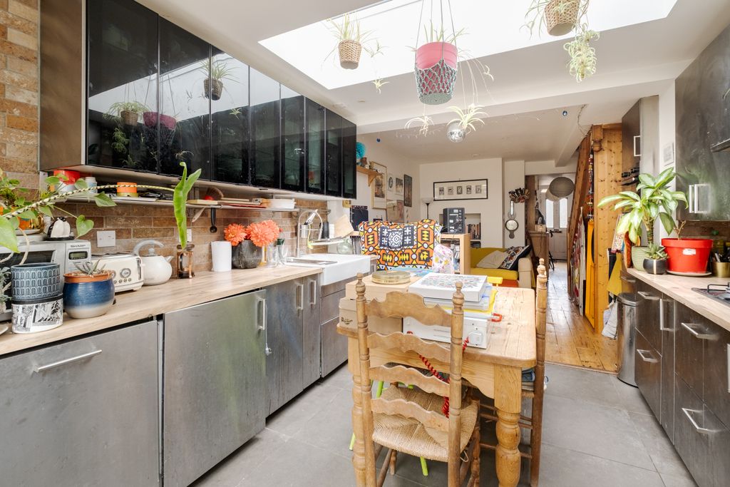 Property photo 2 of 29