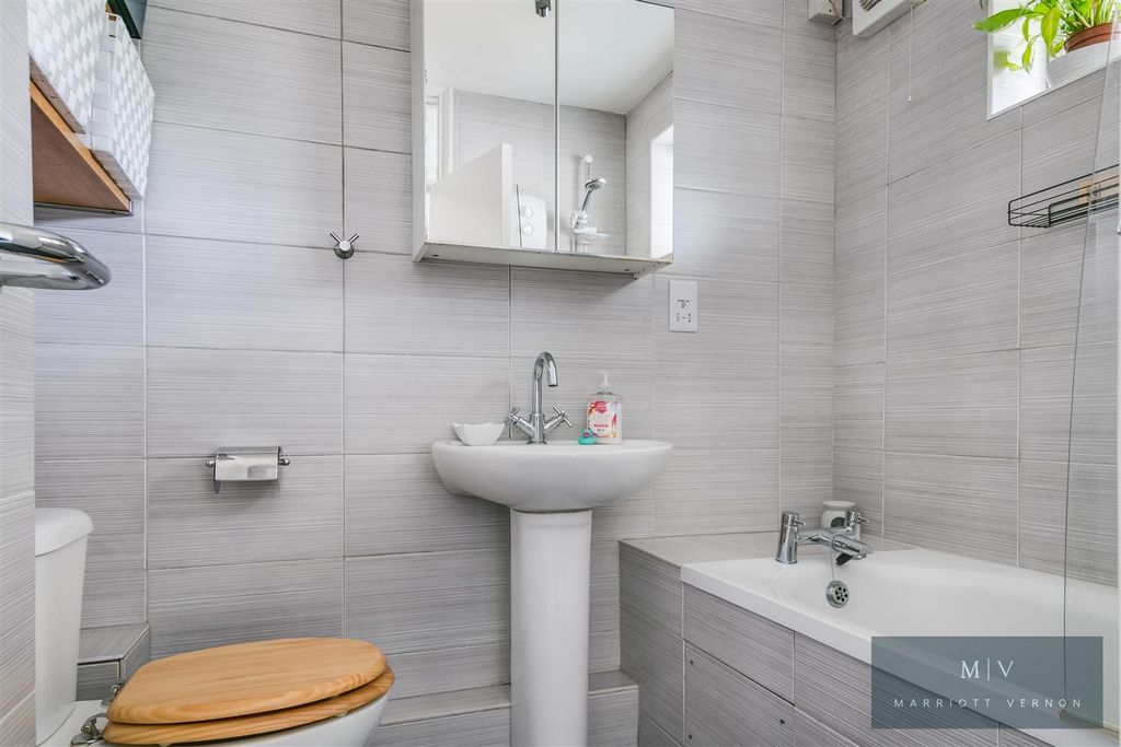 Property photo 3 of 12 Harrington Court 57 MV-8.Jpg