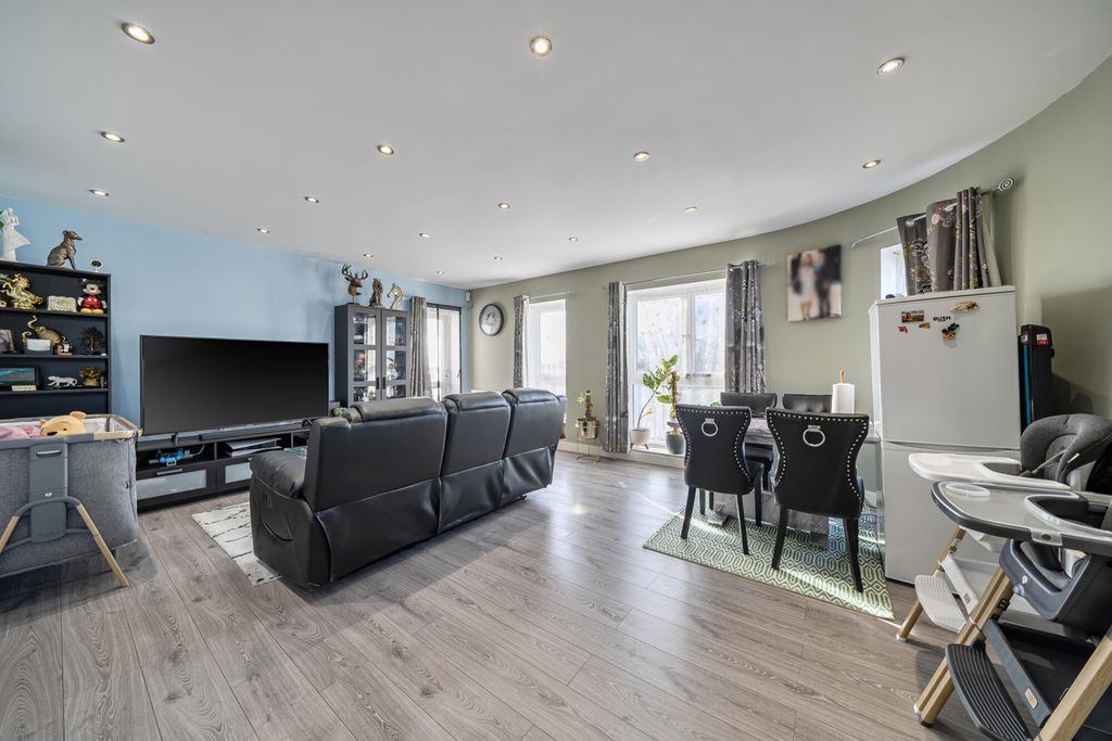 Property photo 1 of 18 1405988-4-6983655...