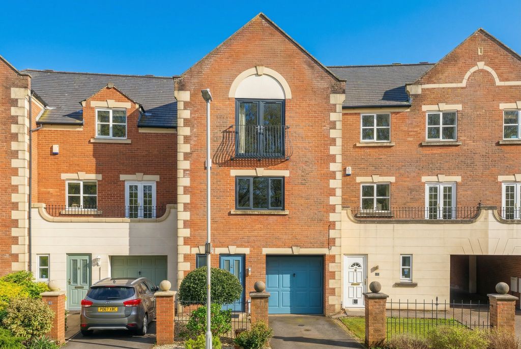 Property photo 1 of 15 Front