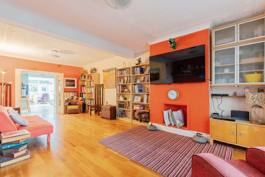 Property photo 2 of 15