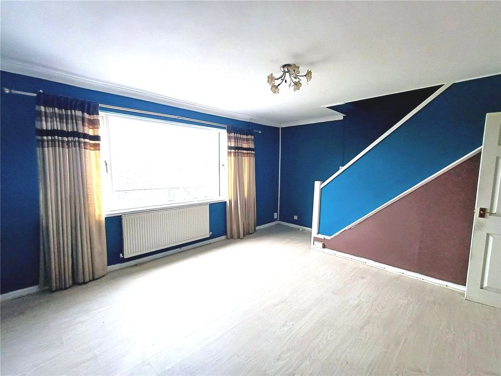 Property photo 2 of 12 Picture No. 18