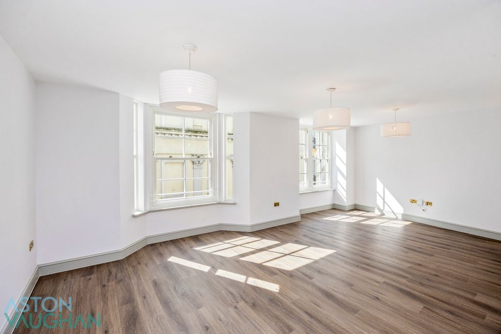 Property photo 1 of 15 5676030