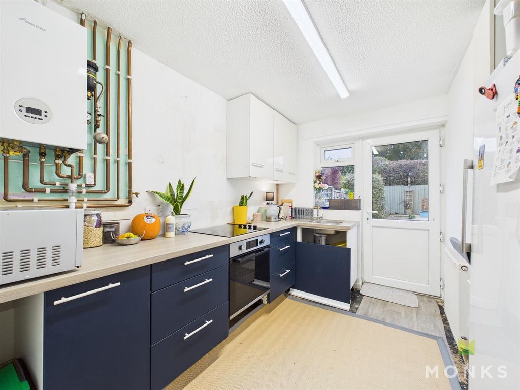 Property photo 2 of 12 Cam01420G0-Pr0785-Still008.Jpg