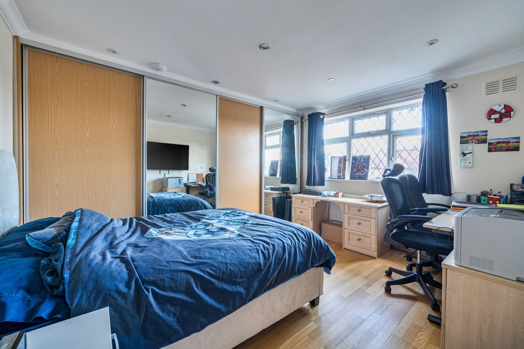 Additional image 10 of 6 bed detached house for saleChiltern Road, Pinner, Middlesex HA5