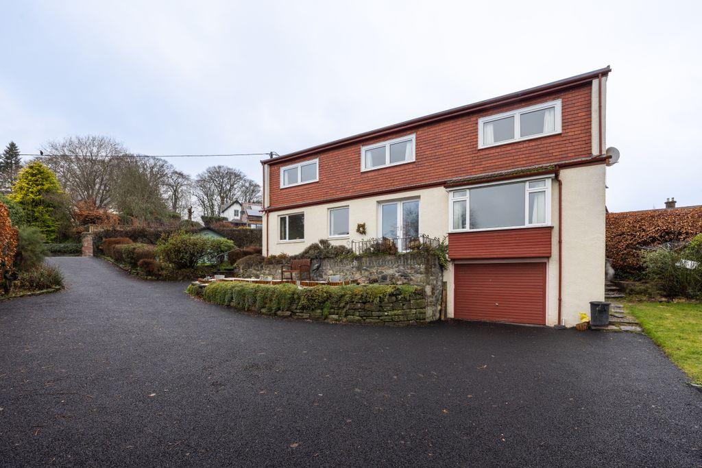 Property photo 3 of 45