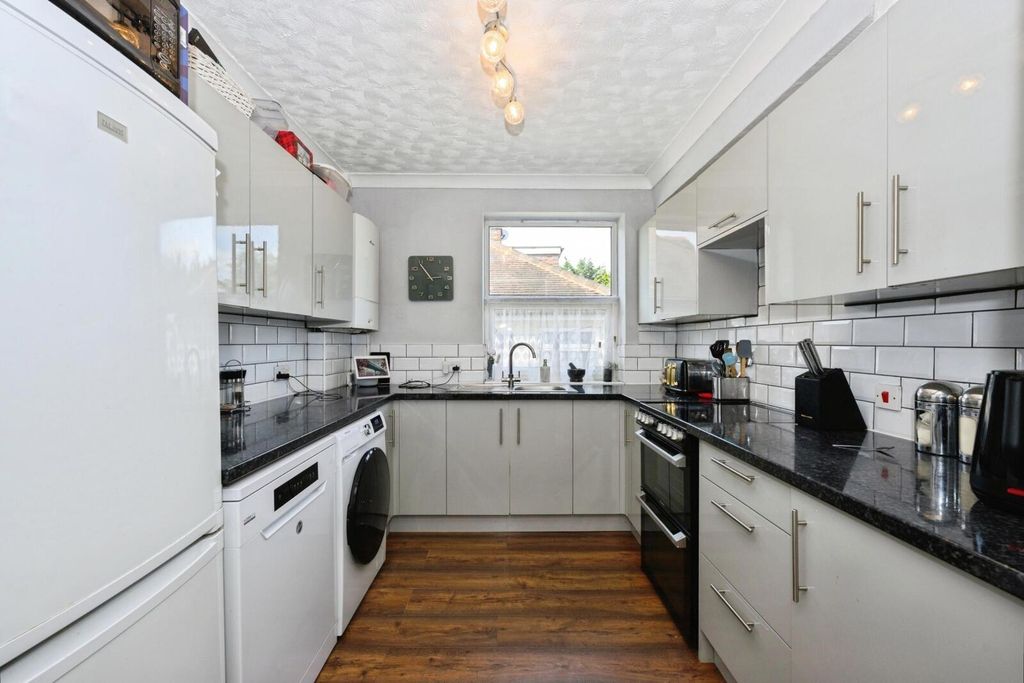 Property photo 1 of 17 Picture No. 33