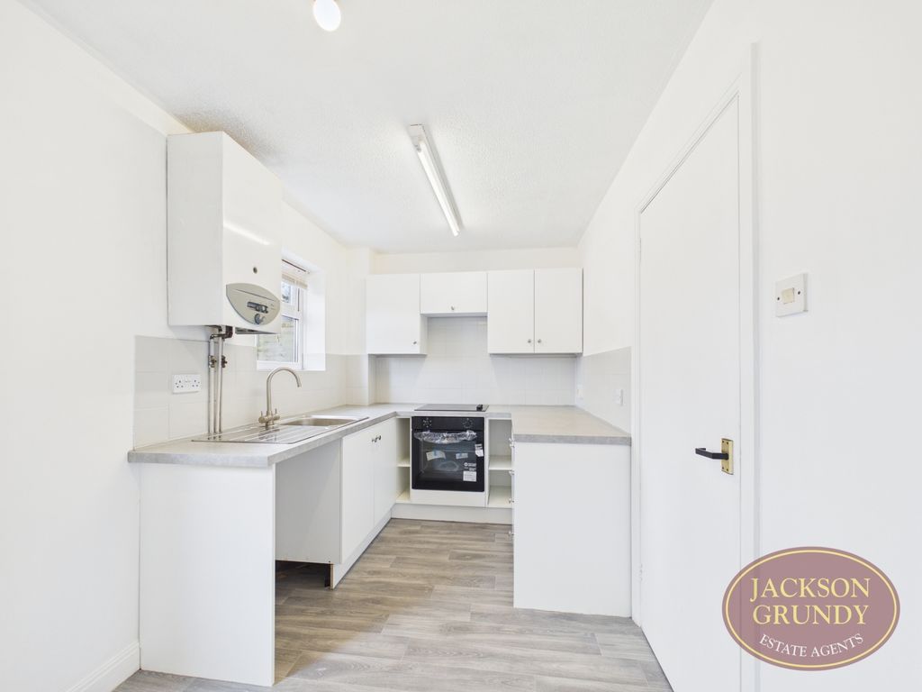 Property photo 2 of 11 Ludlow Close