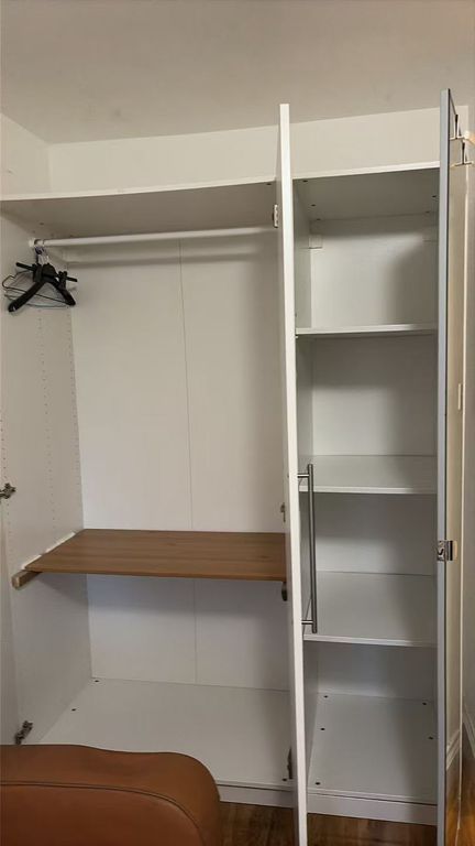 Property photo 2 of 5 Wardrobe