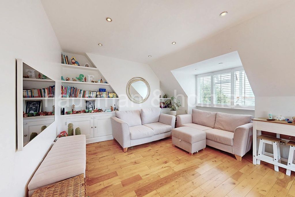 Property photo 1 of 10 W02.Jpg