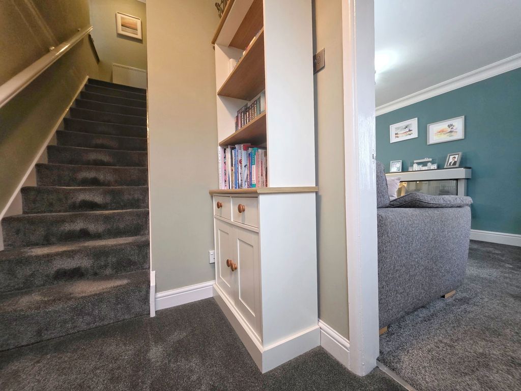 Property photo 2 of 23