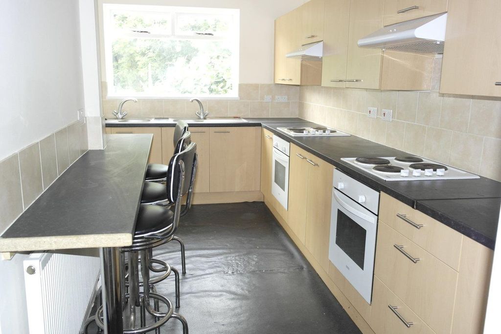 Property photo 1 of 3