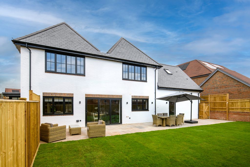 Additional image 4 of 4 bed detached house to rentAllingham Place, Brighton BN2