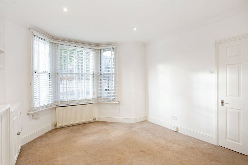 Property photo 2 of 11 82063_Basement-Flat