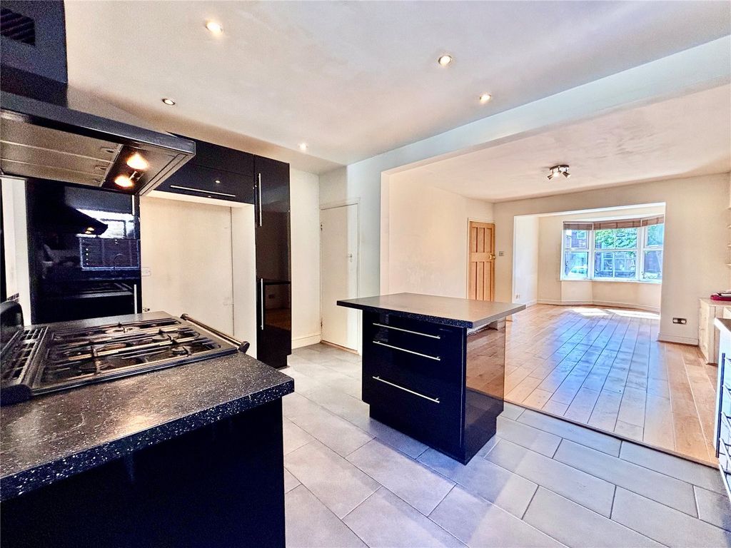 Property photo 2 of 16 Kitchen/Dining