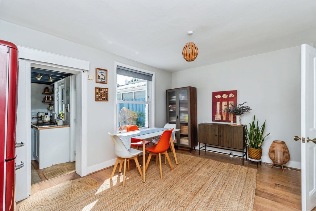 Property photo 3 of 20 Pbox-Img.Jpg