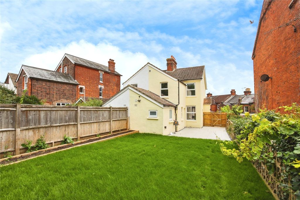 Property photo 3 of 17 Picture No. 04