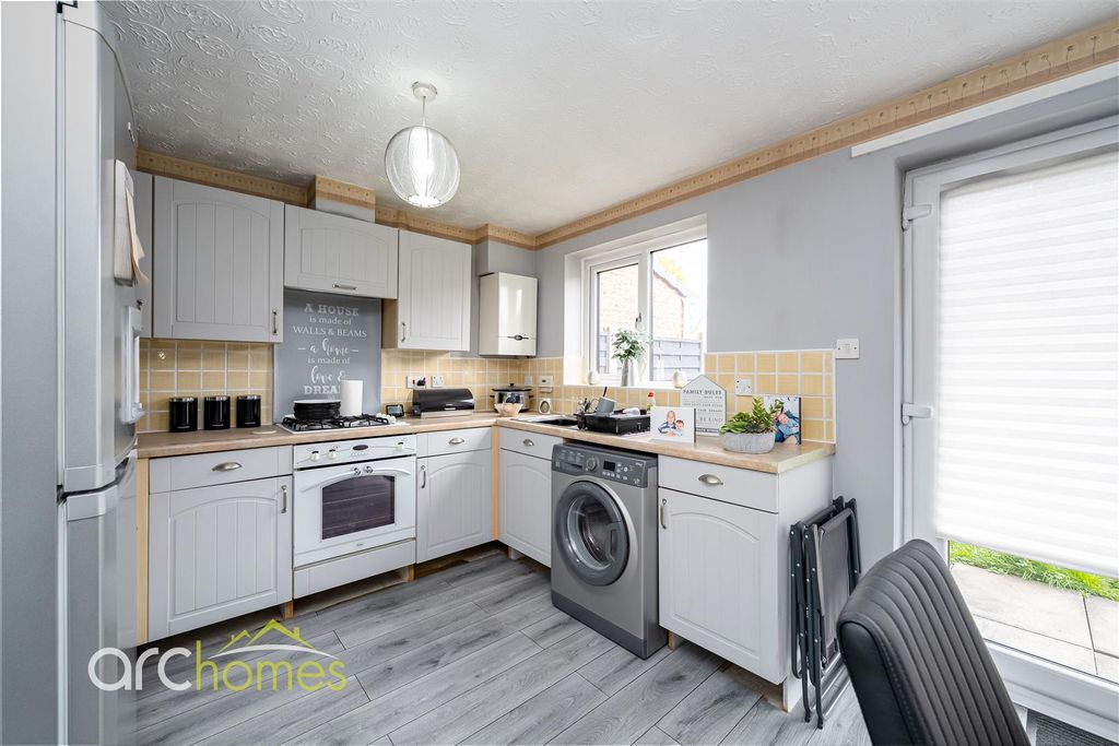 Property photo 3 of 22 Winsm-15.Jpg