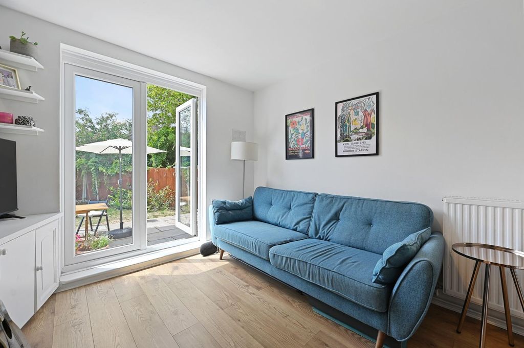 Property photo 1 of 11