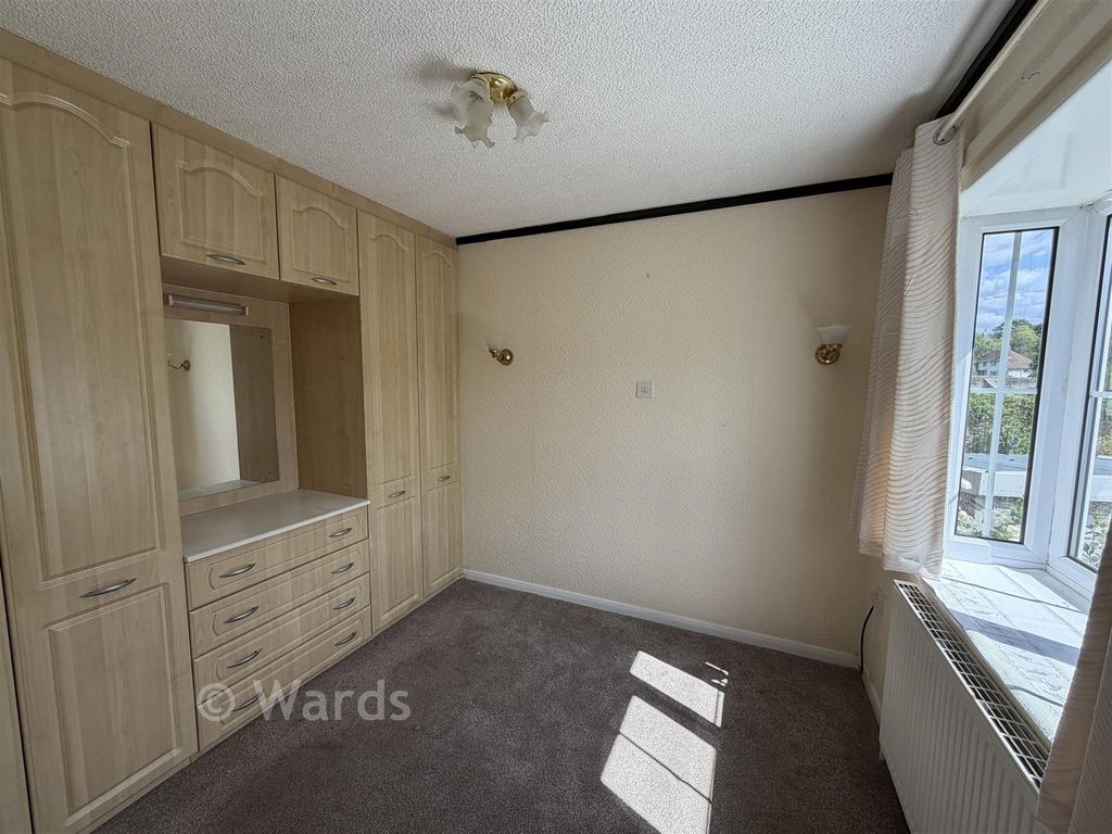 Property photo 1 of 6 Bedroom