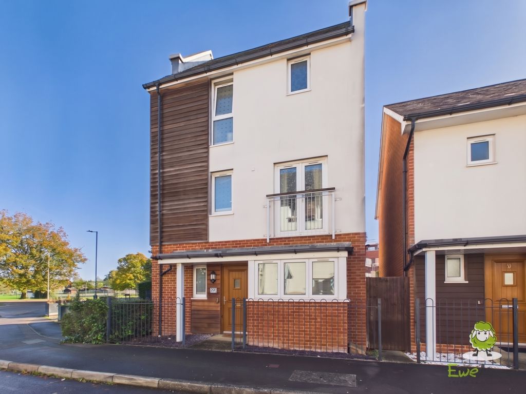 Property photo 1 of 23 Ewemove Estate Agents Basingstoke - Mallory Road