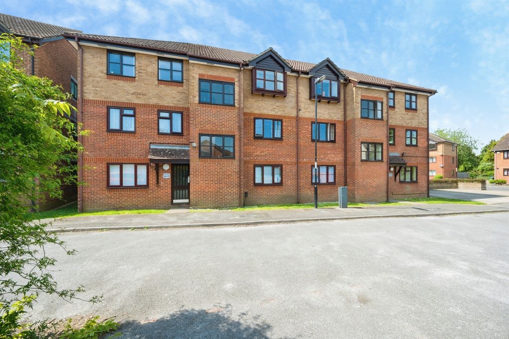 Property photo 1 of 18