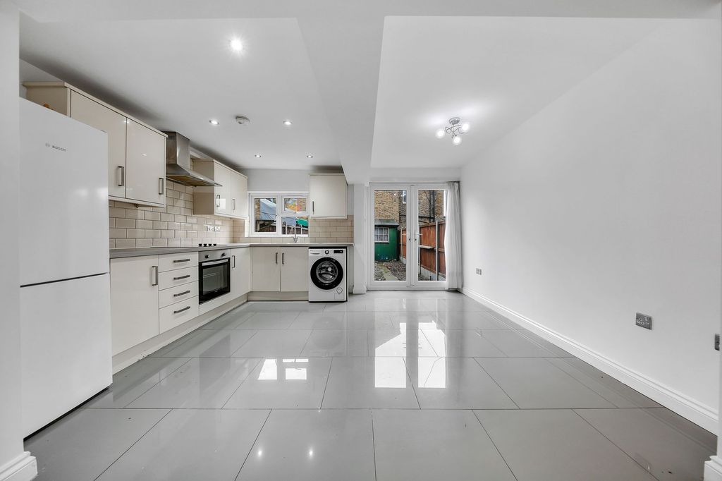 Property photo 3 of 30