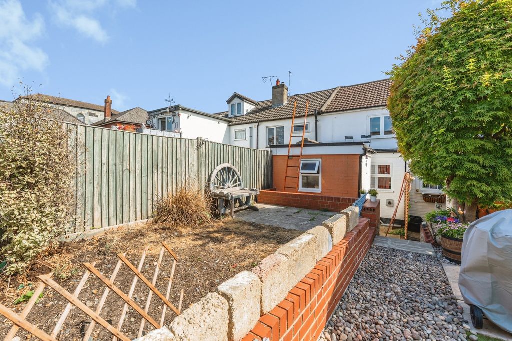 Property photo 3 of 21 Pbox-Img.Jpg
