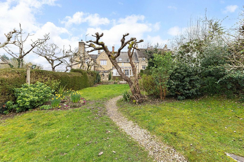 Property photo 2 of 27 Image