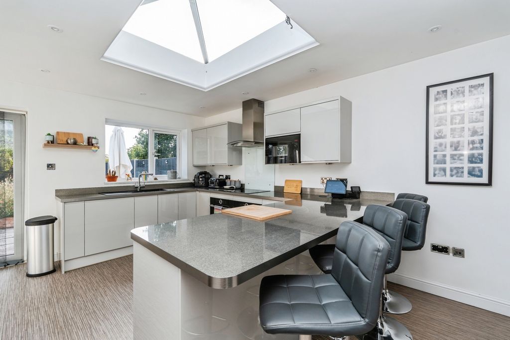 Property photo 1 of 18 Pbox-Img.Jpg