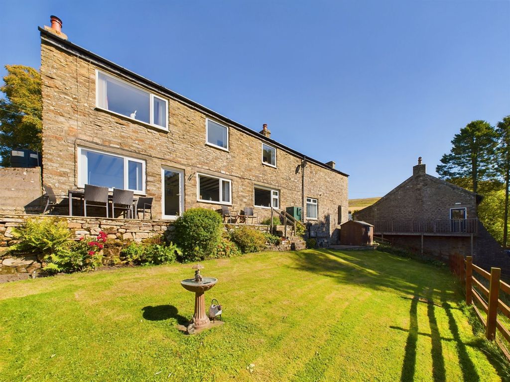 Property photo 2 of 35