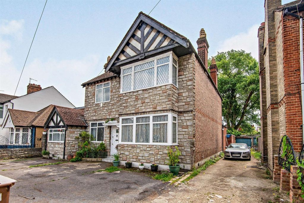 Property photo 2 of 21