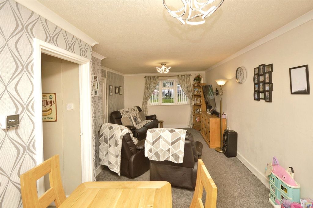 Property photo 2 of 14 Lounge/ Dining