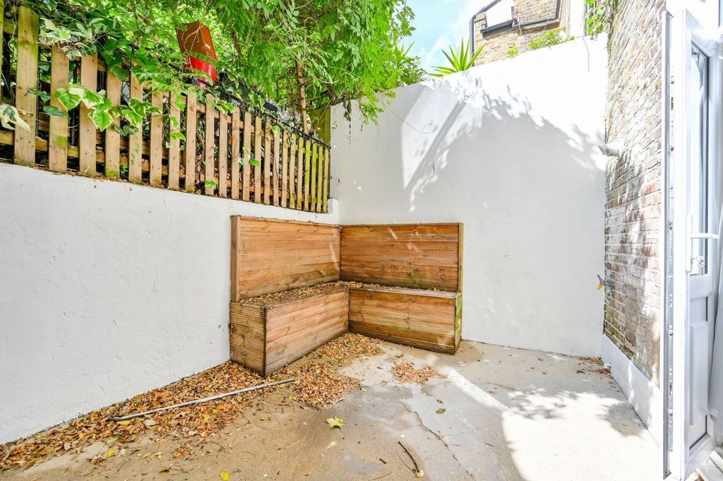 Property photo 3 of 8
