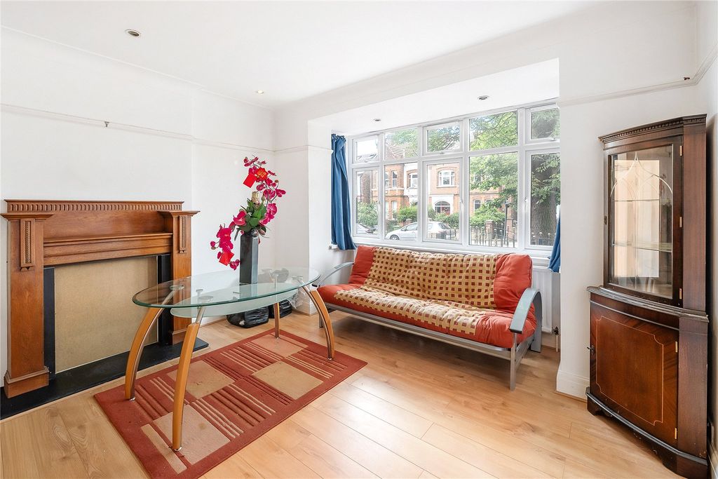 Property photo 2 of 15 Picture No. 04